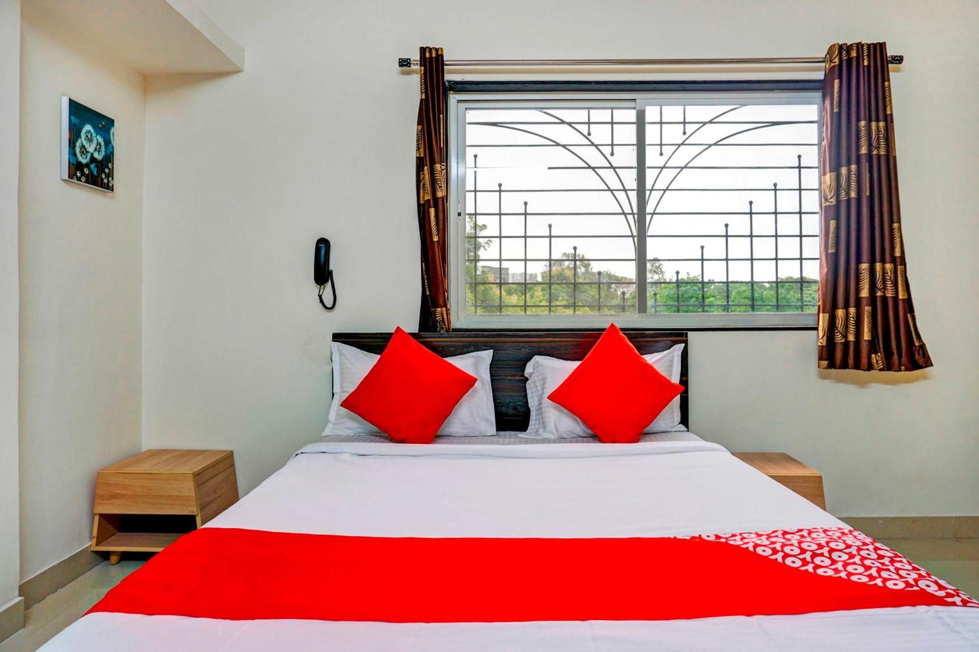 Hotel O Komfort Inn Пюн Екстериор снимка