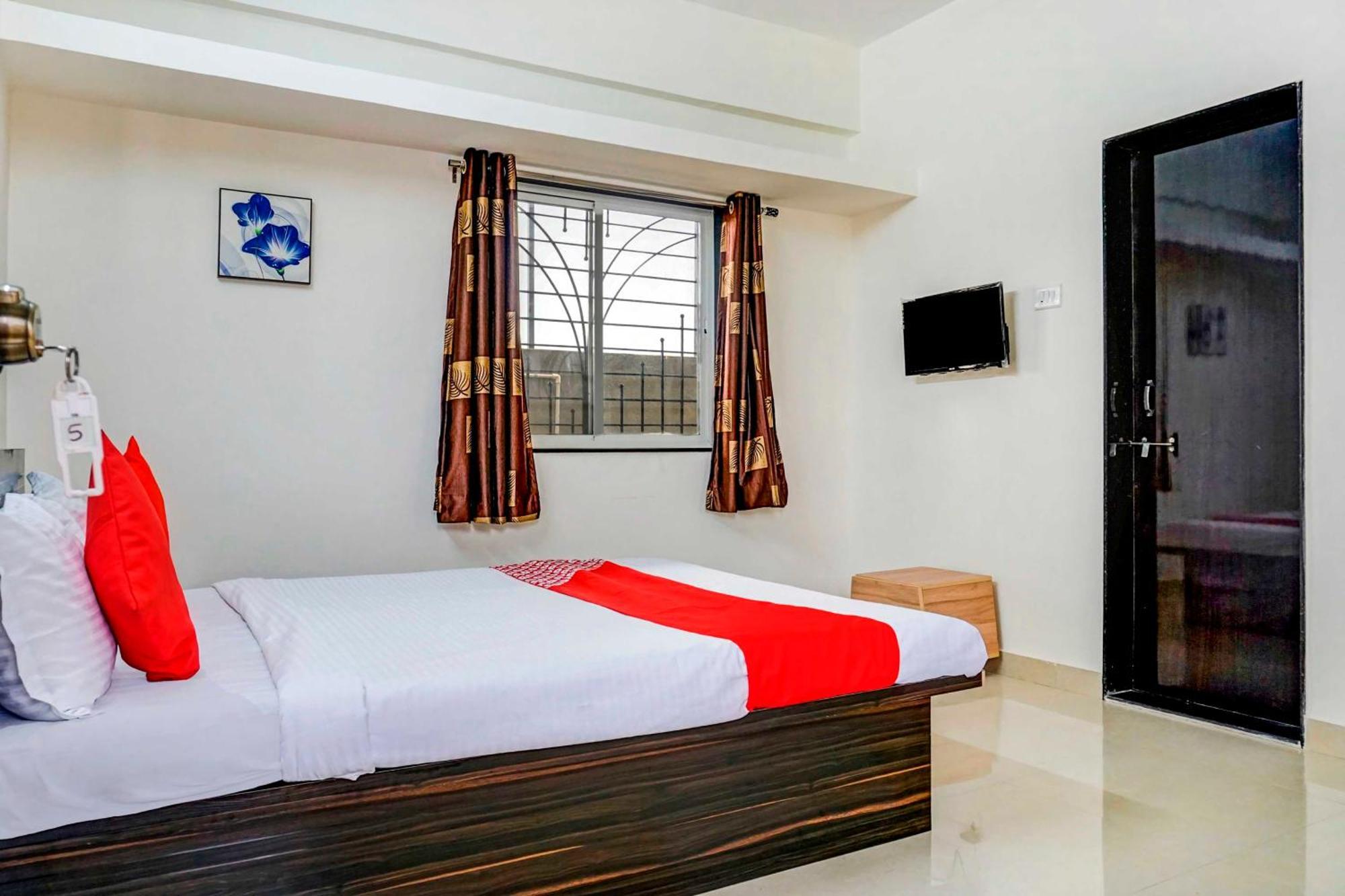 Hotel O Komfort Inn Пюн Екстериор снимка