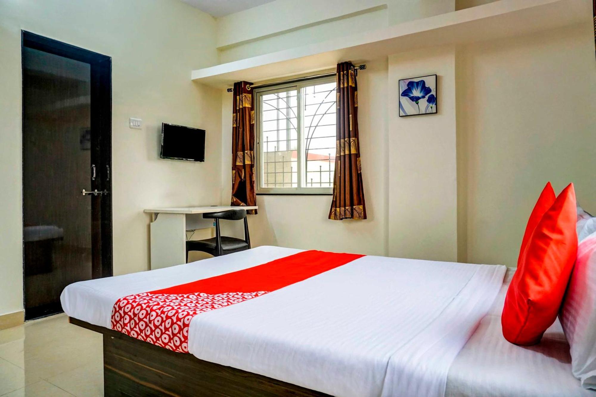 Hotel O Komfort Inn Пюн Екстериор снимка
